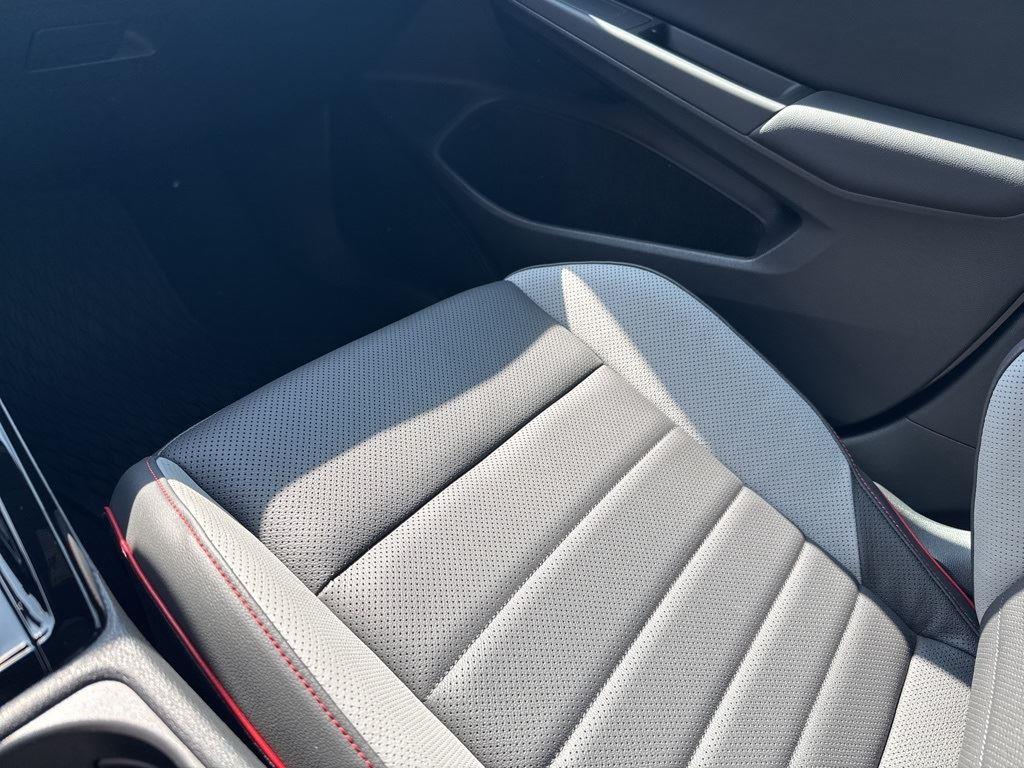 2025 Volkswagen Golf GTI SE photo 18