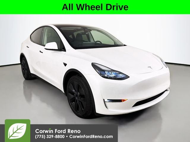 2025 Tesla Model Y Long Range's photo