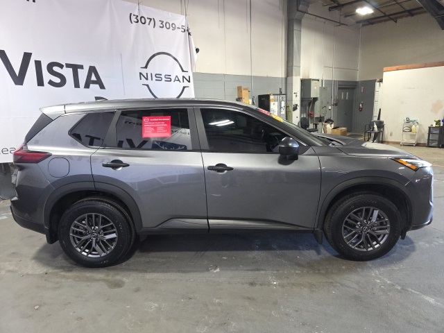 2024 Nissan Rogue S photo 2