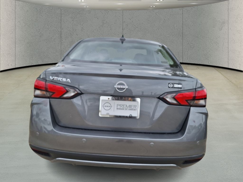 2025 Nissan Versa SV photo 4