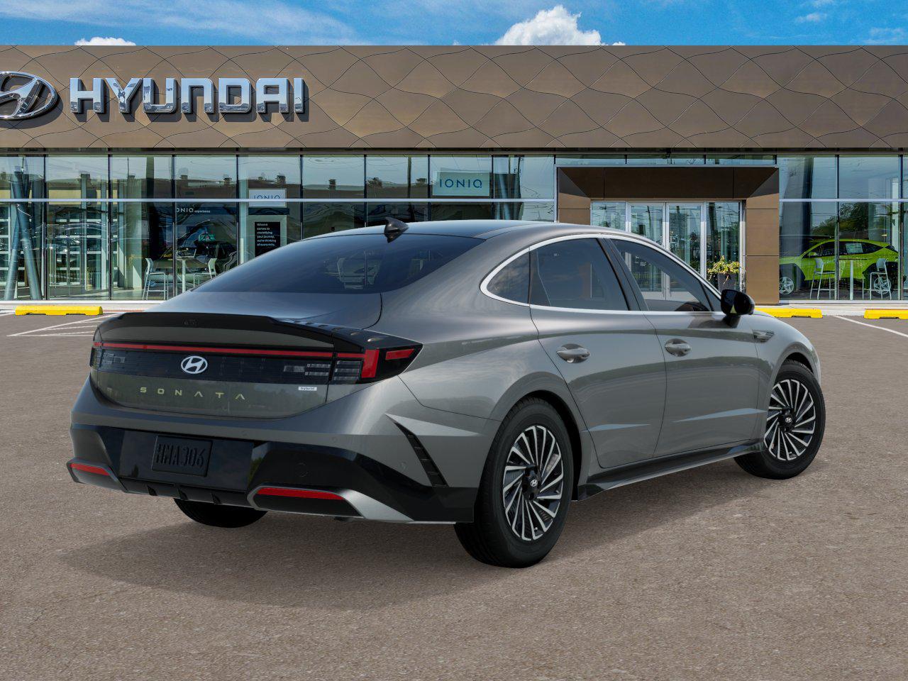2025 Hyundai Sonata Hybrid Limited photo 2
