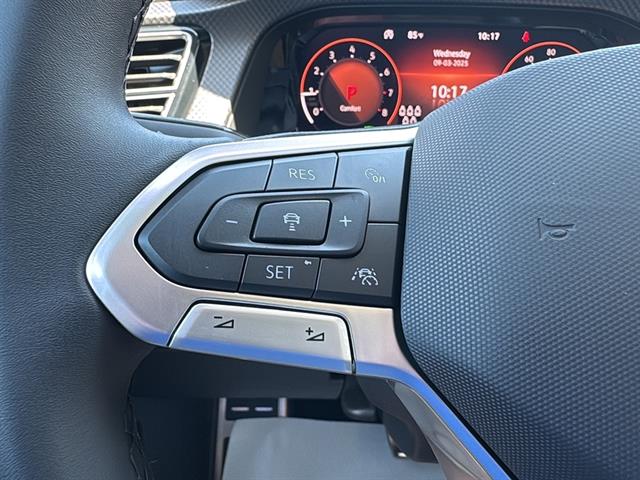 2025 Volkswagen Atlas Peak Edition SE photo 19