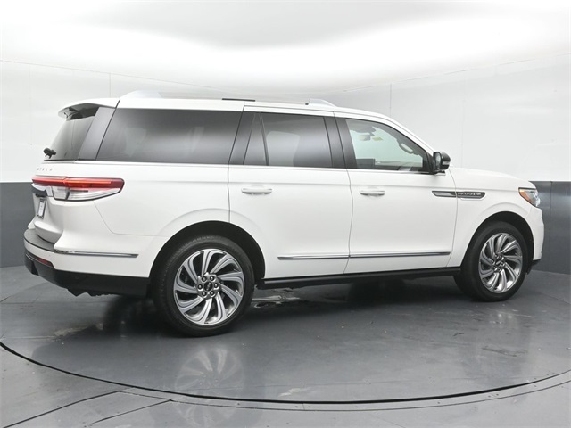 2023 LINCOLN NAVIGATOR - Image 4