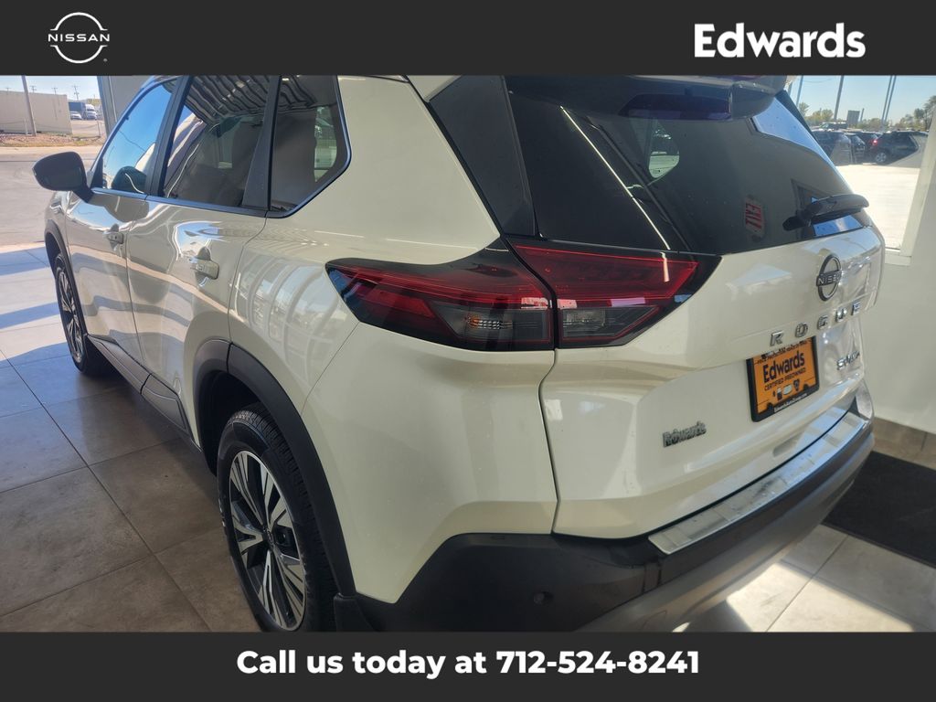 2023 Nissan Rogue SV photo 2