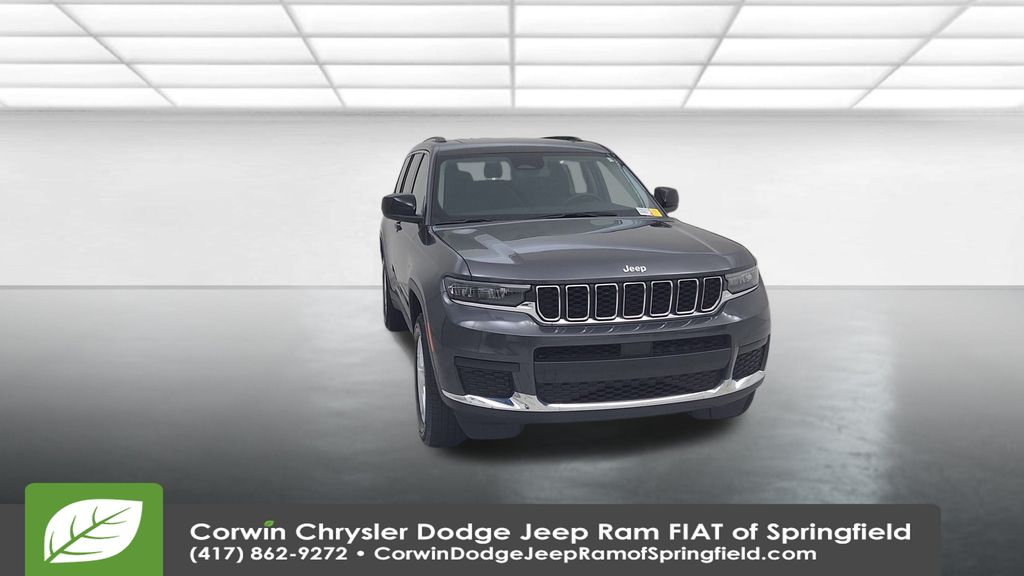 2023 Jeep Grand Cherokee Laredo photo 4
