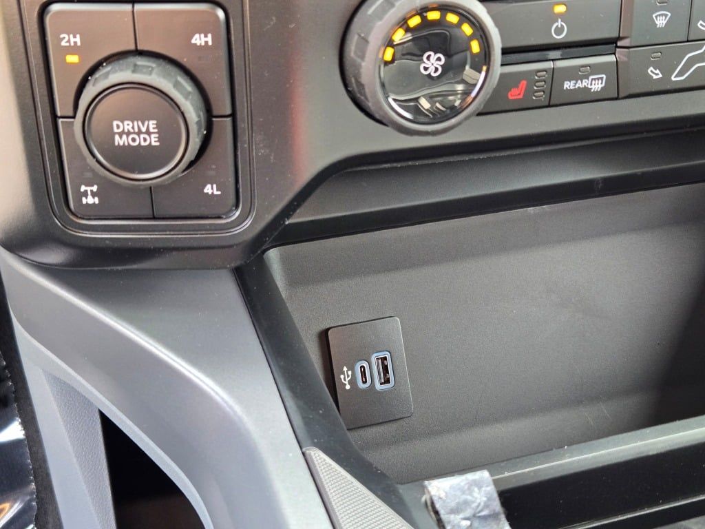 2026 Ford F-350 photo 28