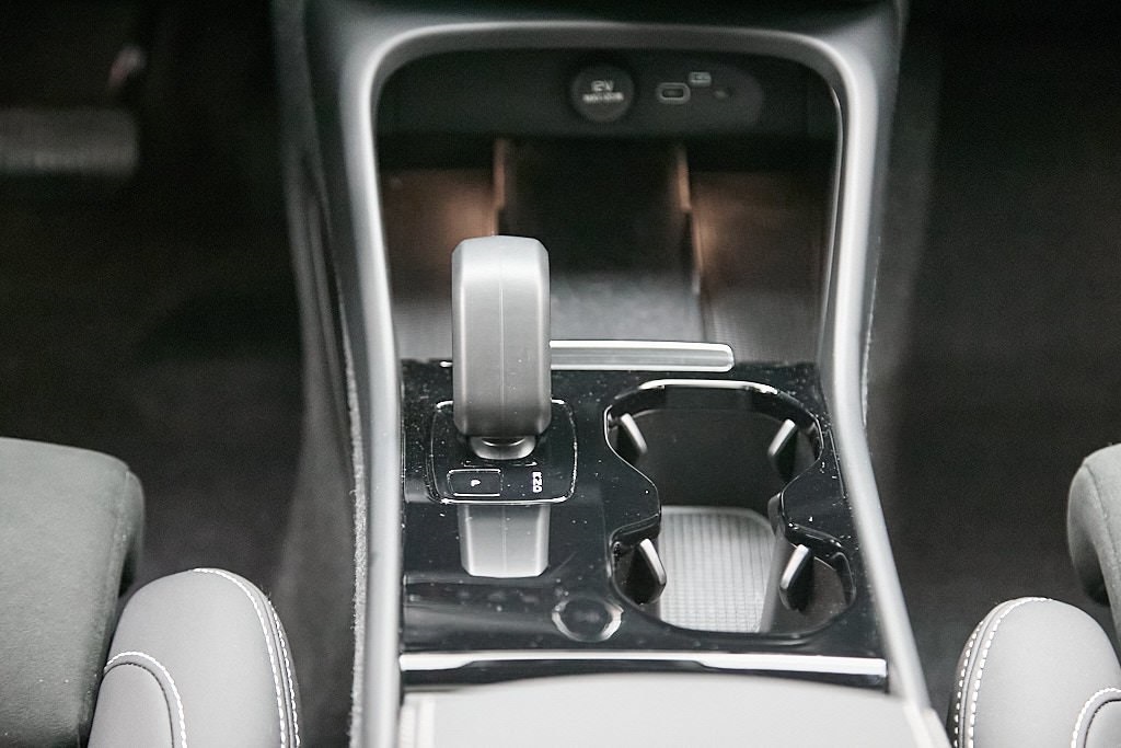 2023 VOLVO C40 - Image 28