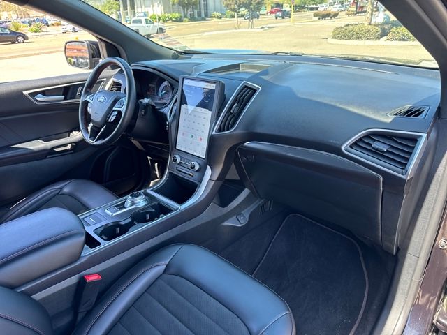 2024 Ford Edge ST photo 17