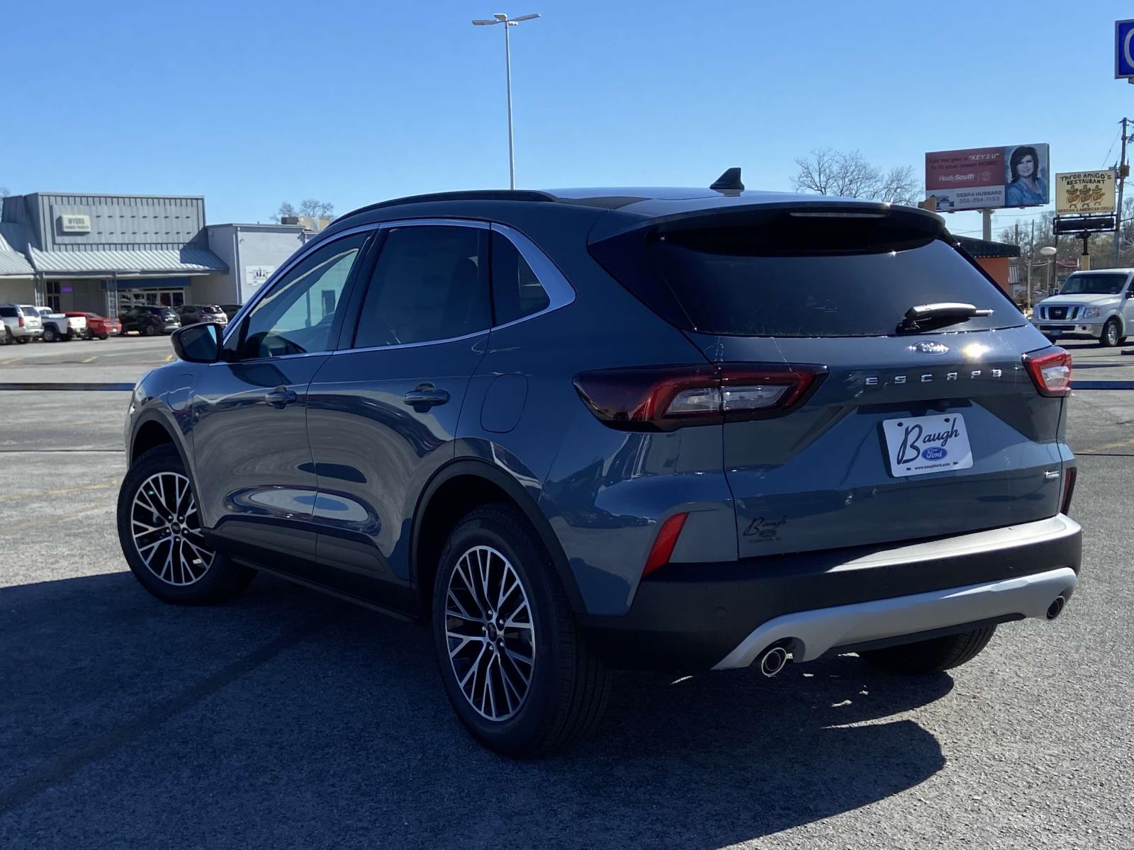 2025 Ford Escape Plug-In Hybrid photo 3