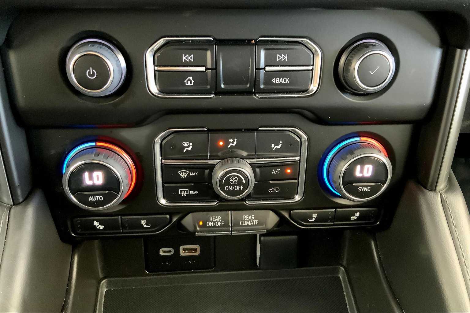 2023 Chevrolet Tahoe Z71 photo 31