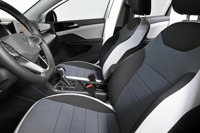 2025 Volkswagen Taos S photo 4