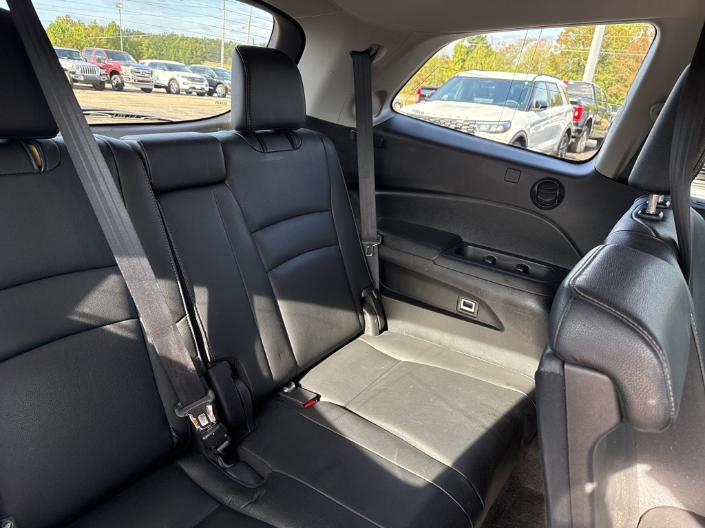 2016 Honda Pilot Touring photo 21