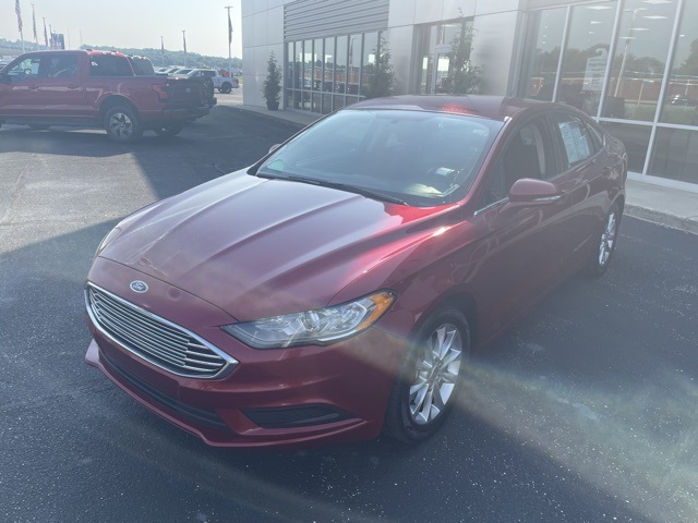 2017 Ford Fusion SE photo 3