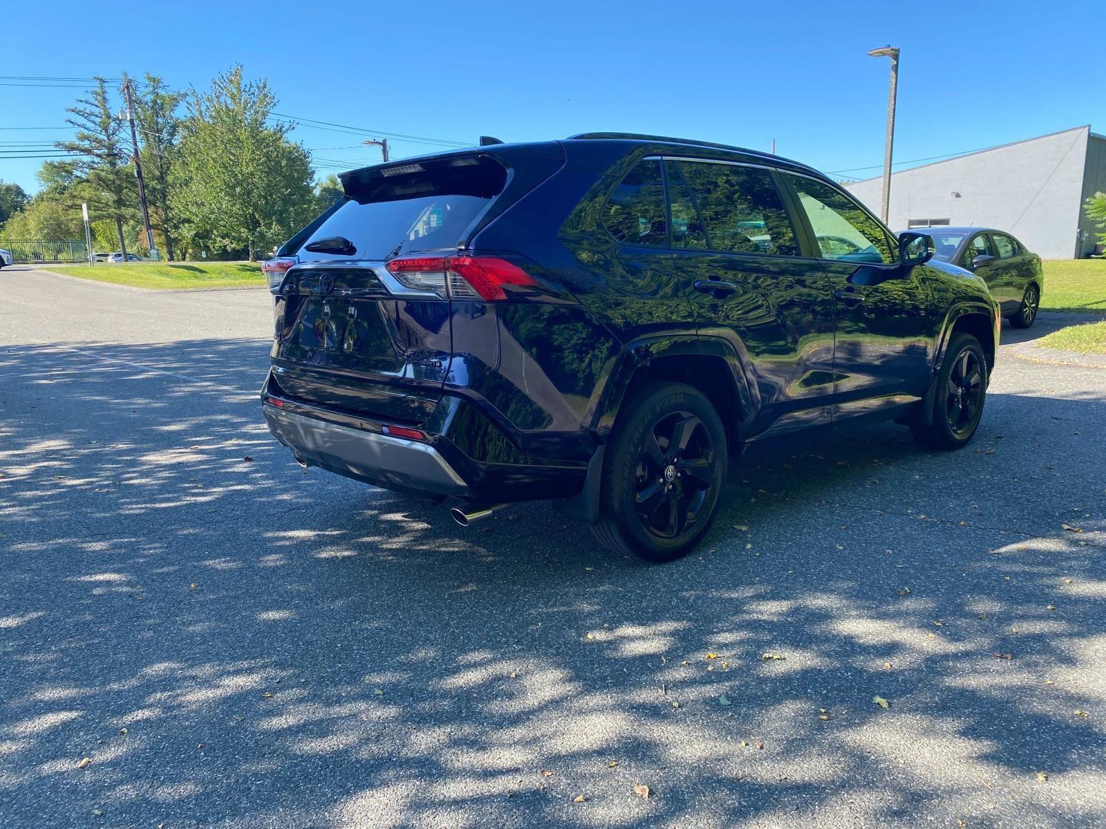 2021 Toyota RAV4 Hybrid XSE photo 2