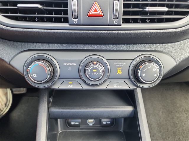 2023 Kia Forte LXS photo 24