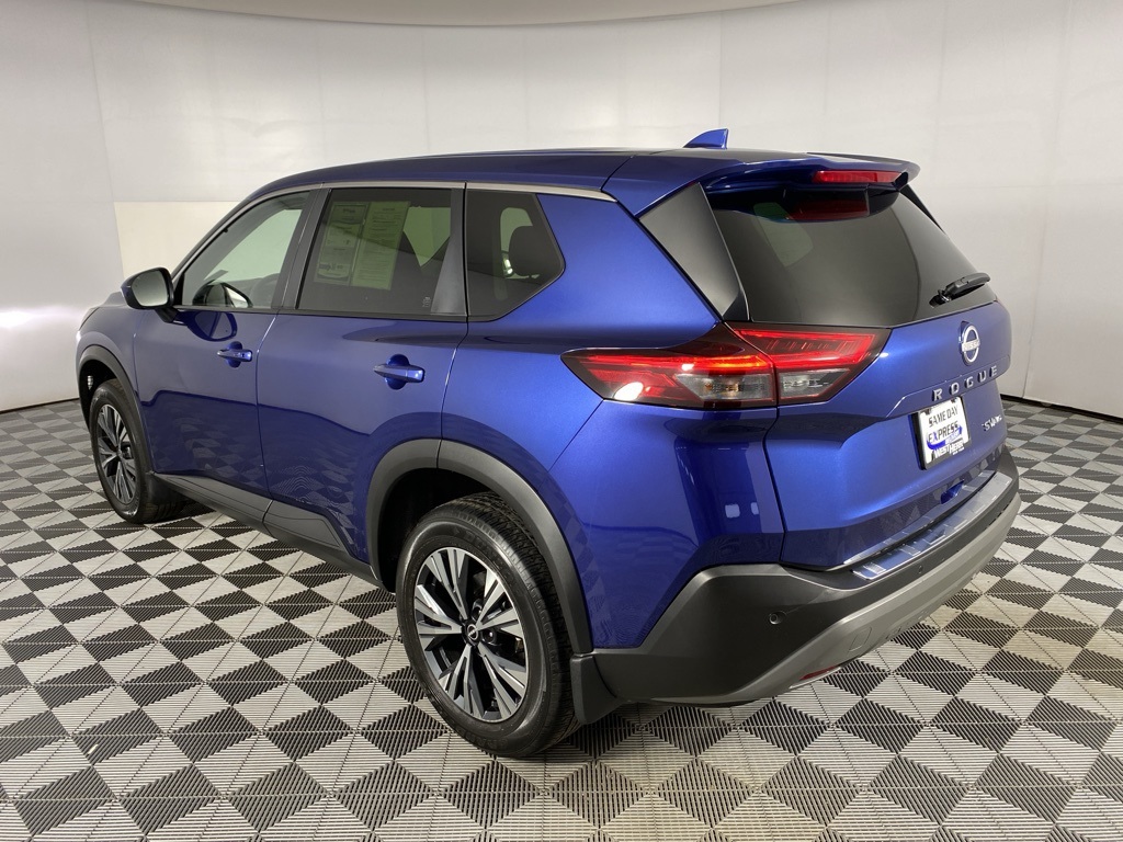 2023 Nissan Rogue SV photo 3