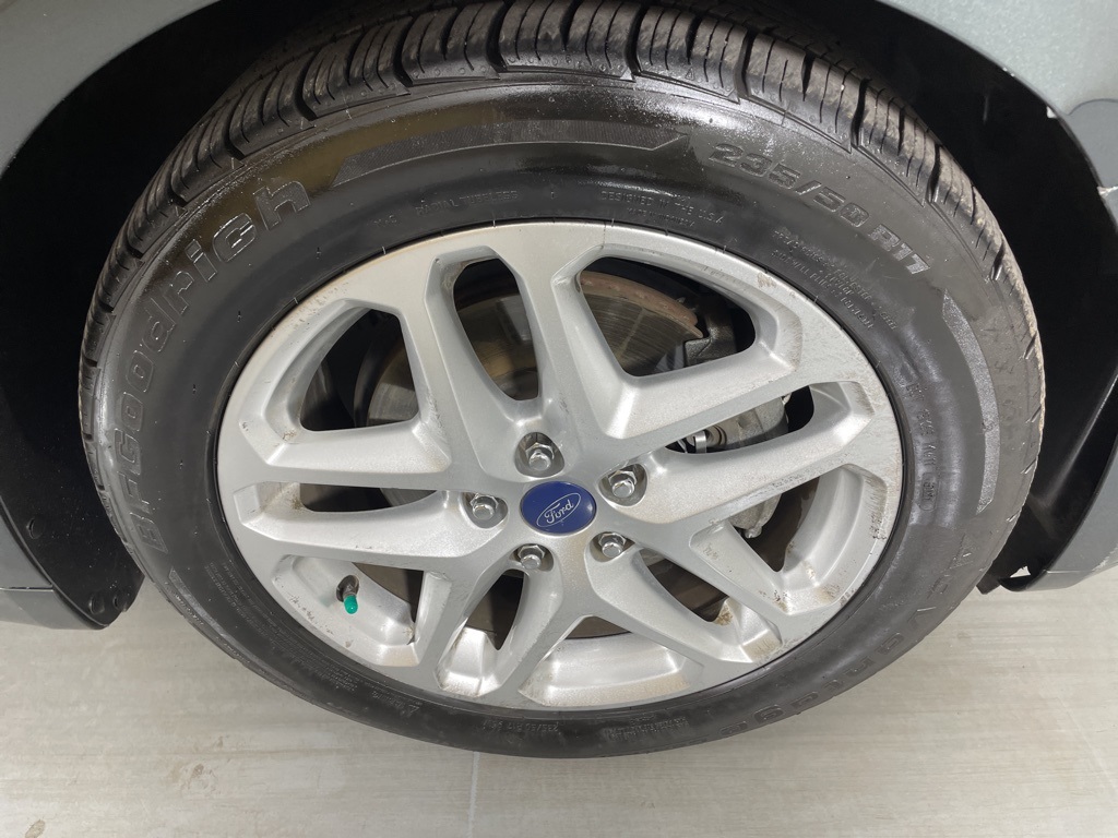 2015 Ford Fusion SE photo 11