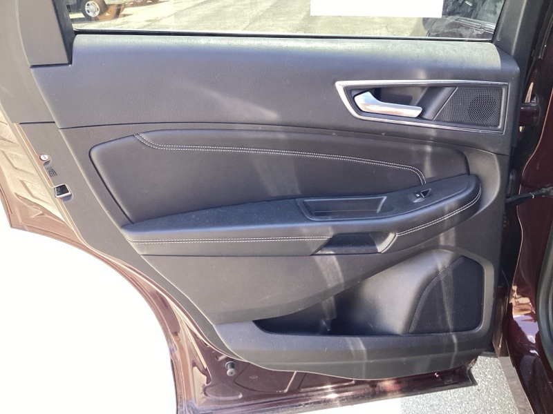 2021 Ford Edge Titanium photo 11