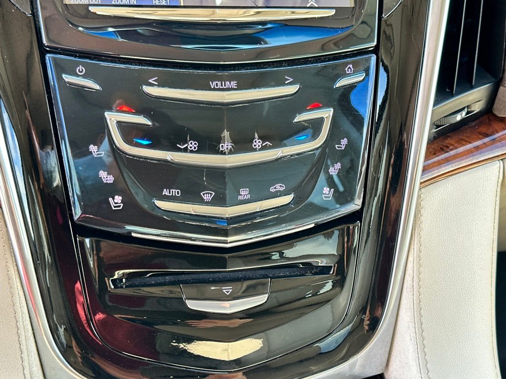 2016 Cadillac Escalade ESV Luxury photo 20