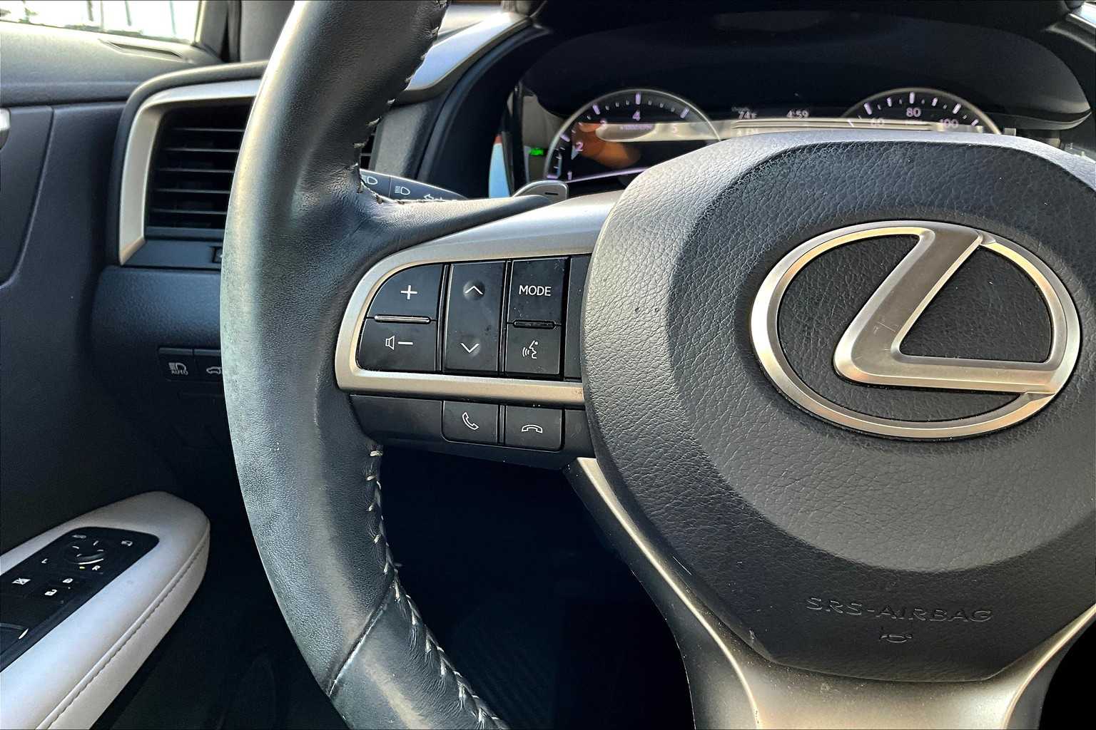 2022 Lexus RX photo 22