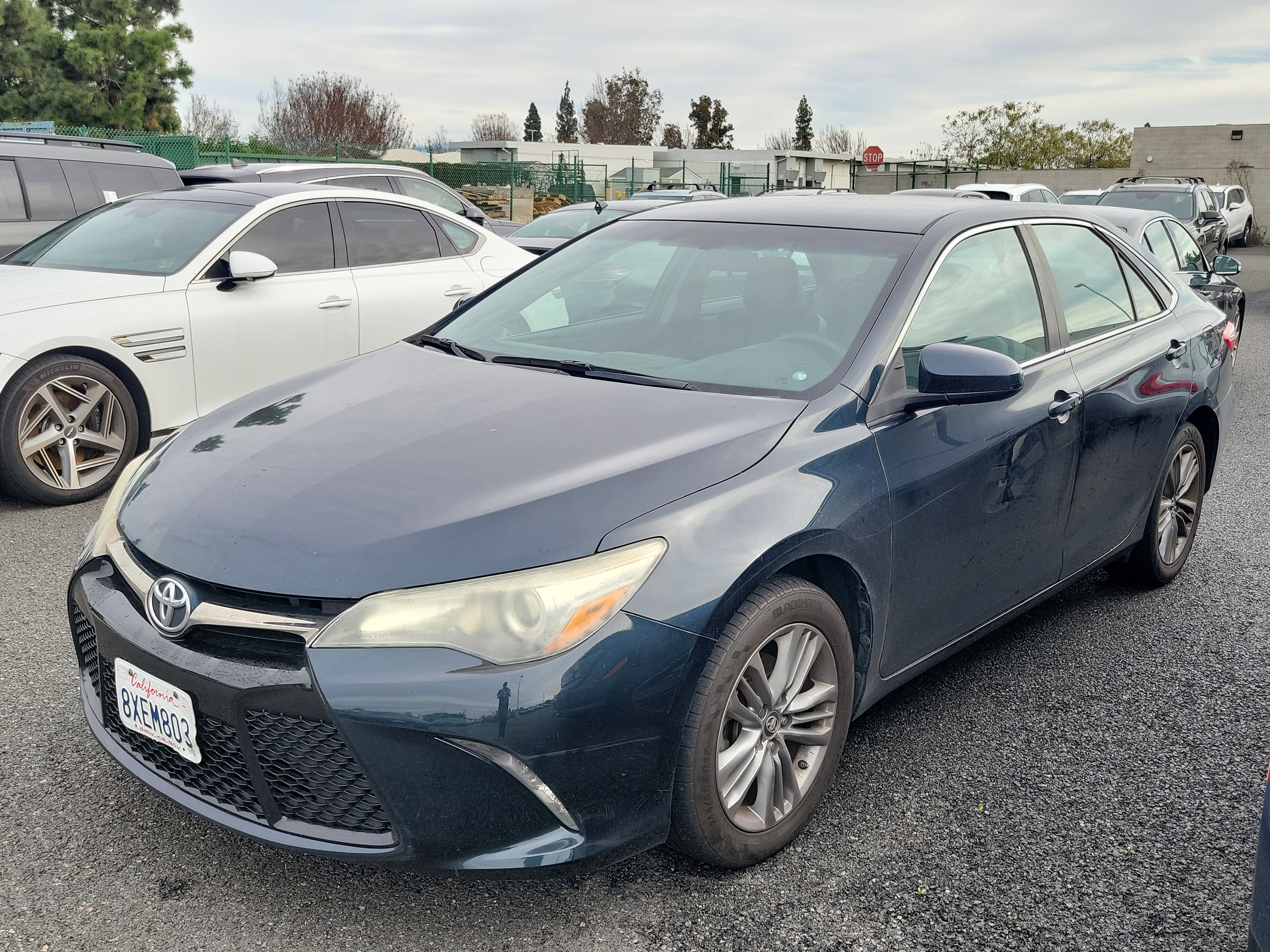 2016 Toyota Camry Special Edition's photo