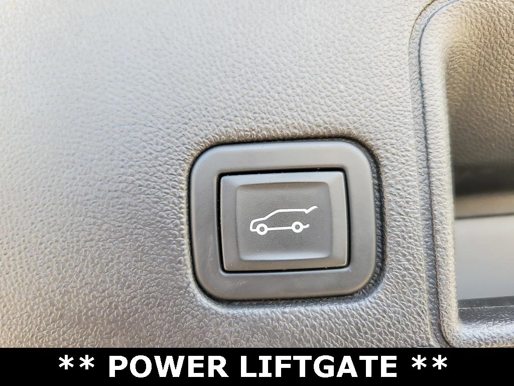 2023 GMC TERRAIN - Image 20