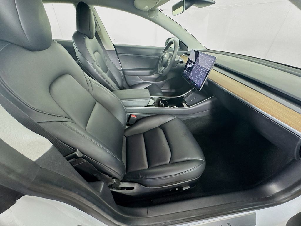 2020 Tesla Model 3 Standard Range Plus photo 27