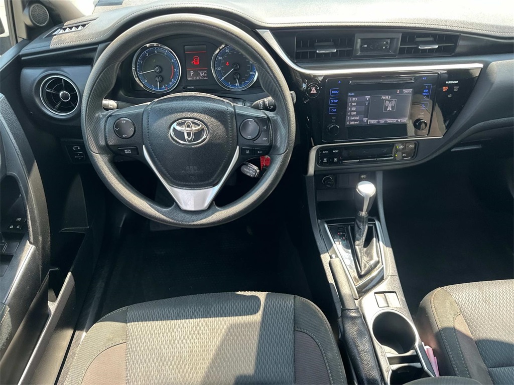 2017 Toyota Corolla LE photo 16