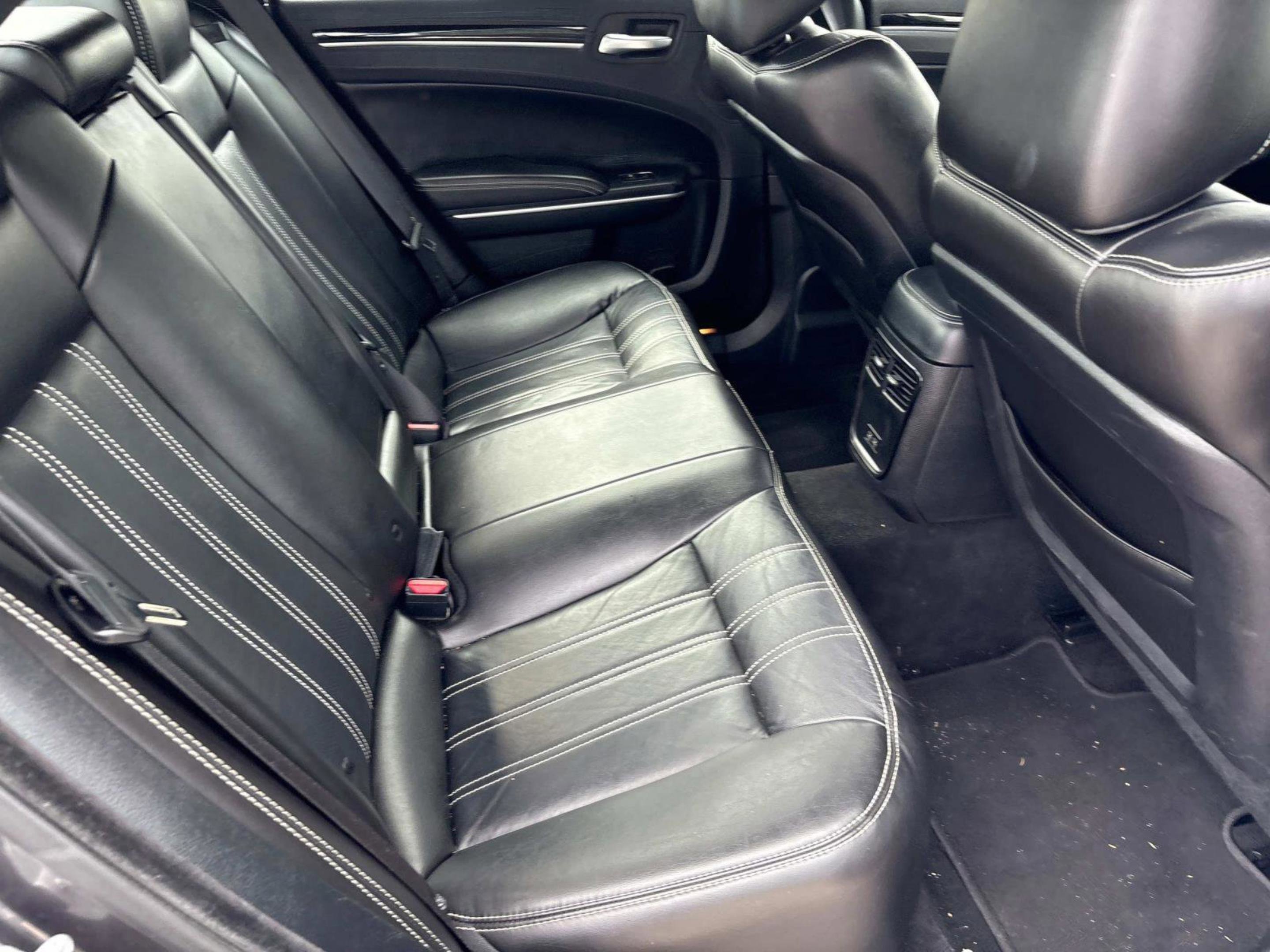 2022 Chrysler 300 S photo 14