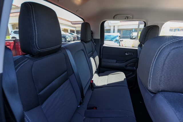 2024 Nissan Frontier SV photo 16