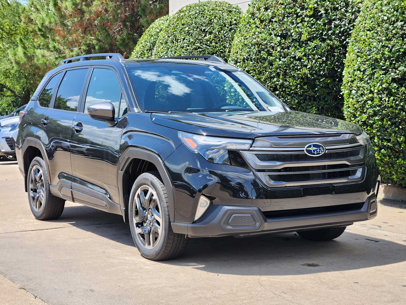2025 Subaru Forester Premium photo 2