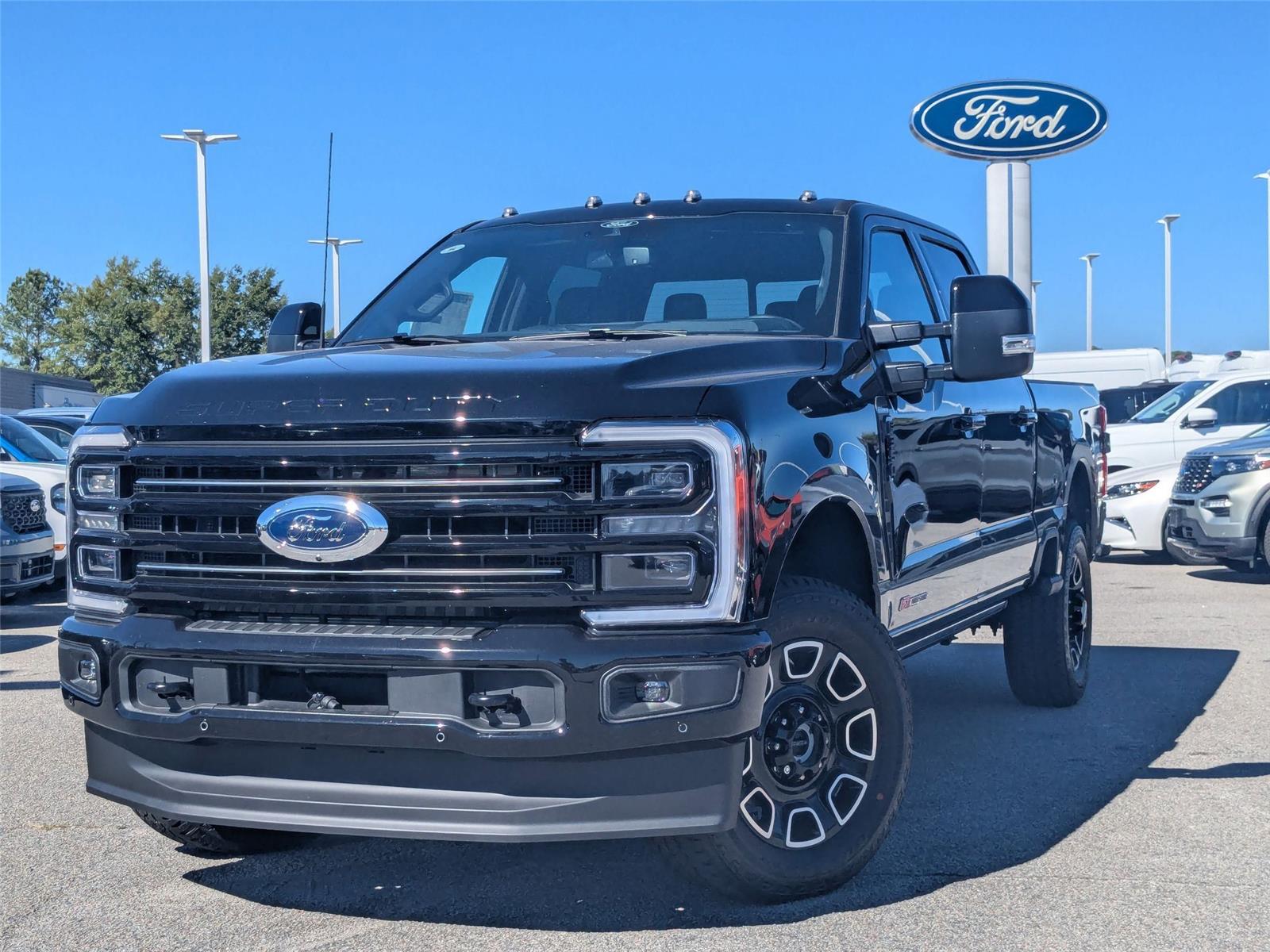 2026 Ford F-350 Super Duty Platinum's photo