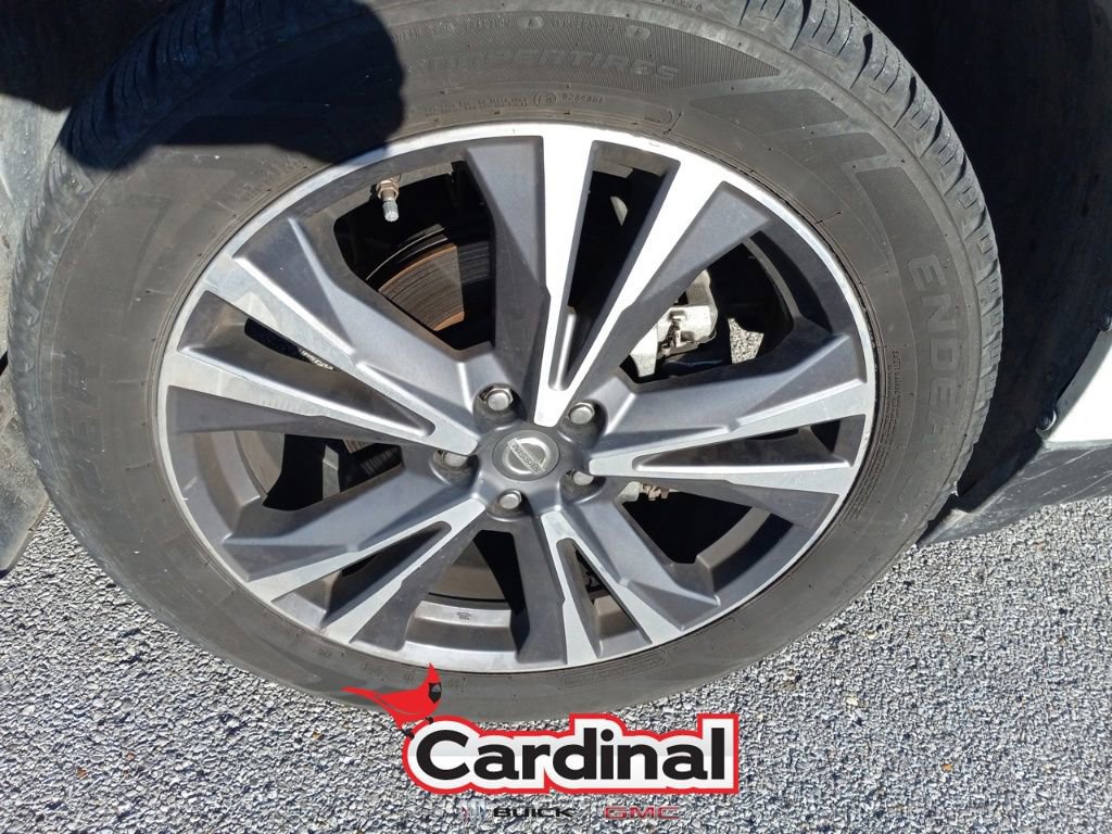 Used 2017 Nissan Pathfinder Platinum with VIN 5N1DR2MN2HC630939 for sale in Belleville, IL