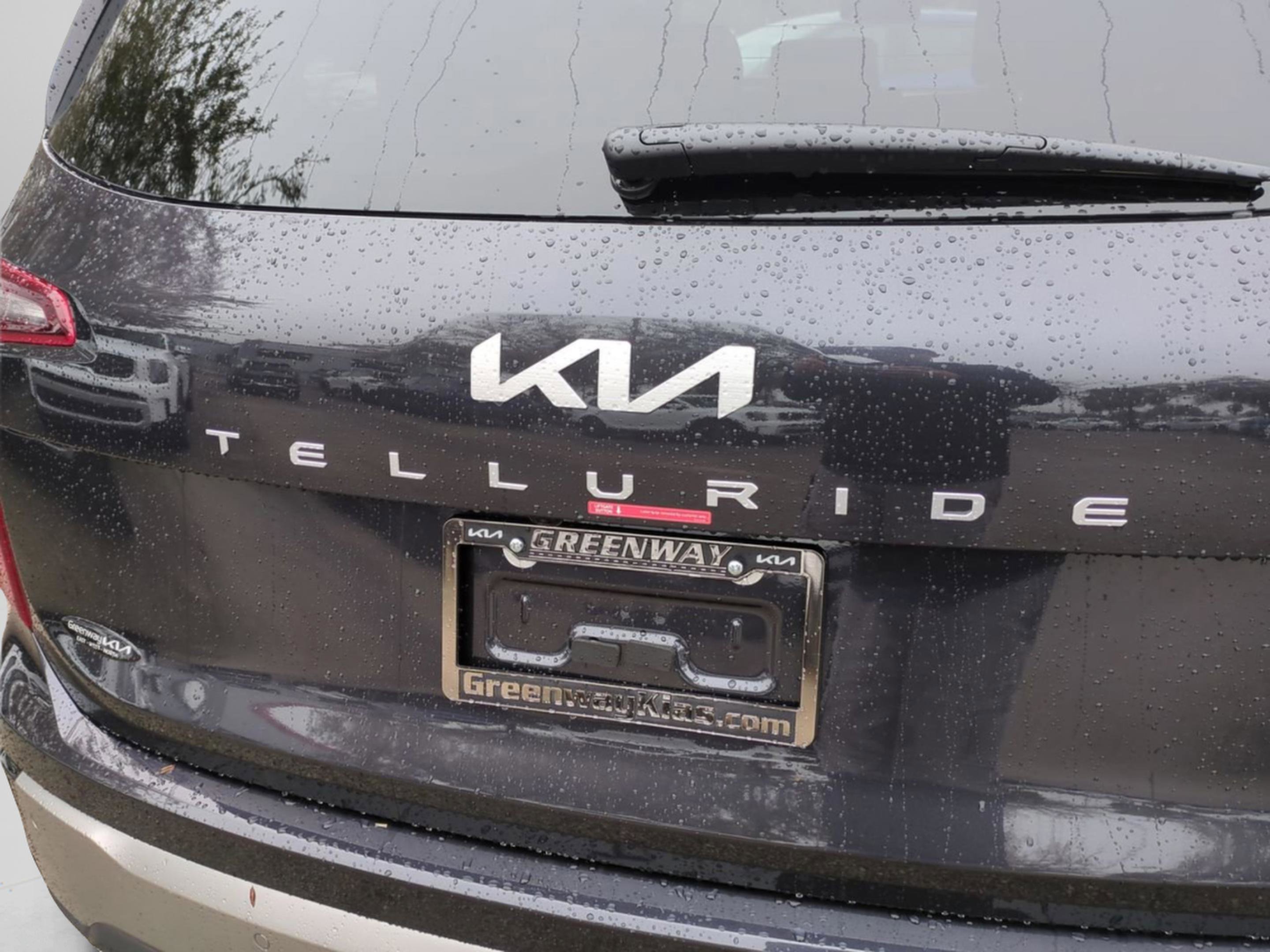 2025 Kia Telluride LX photo 9