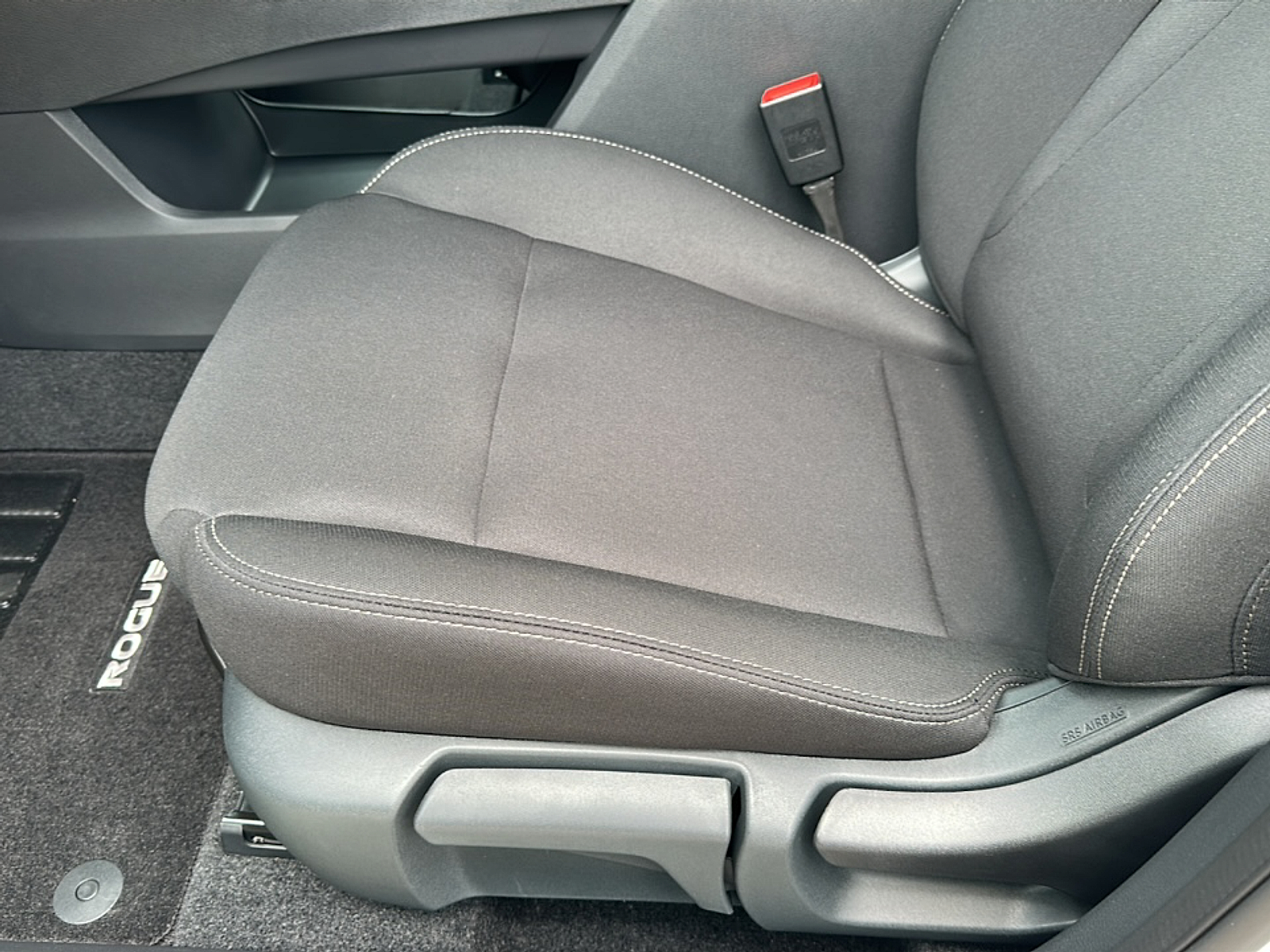 2026 Nissan Rogue S photo 4
