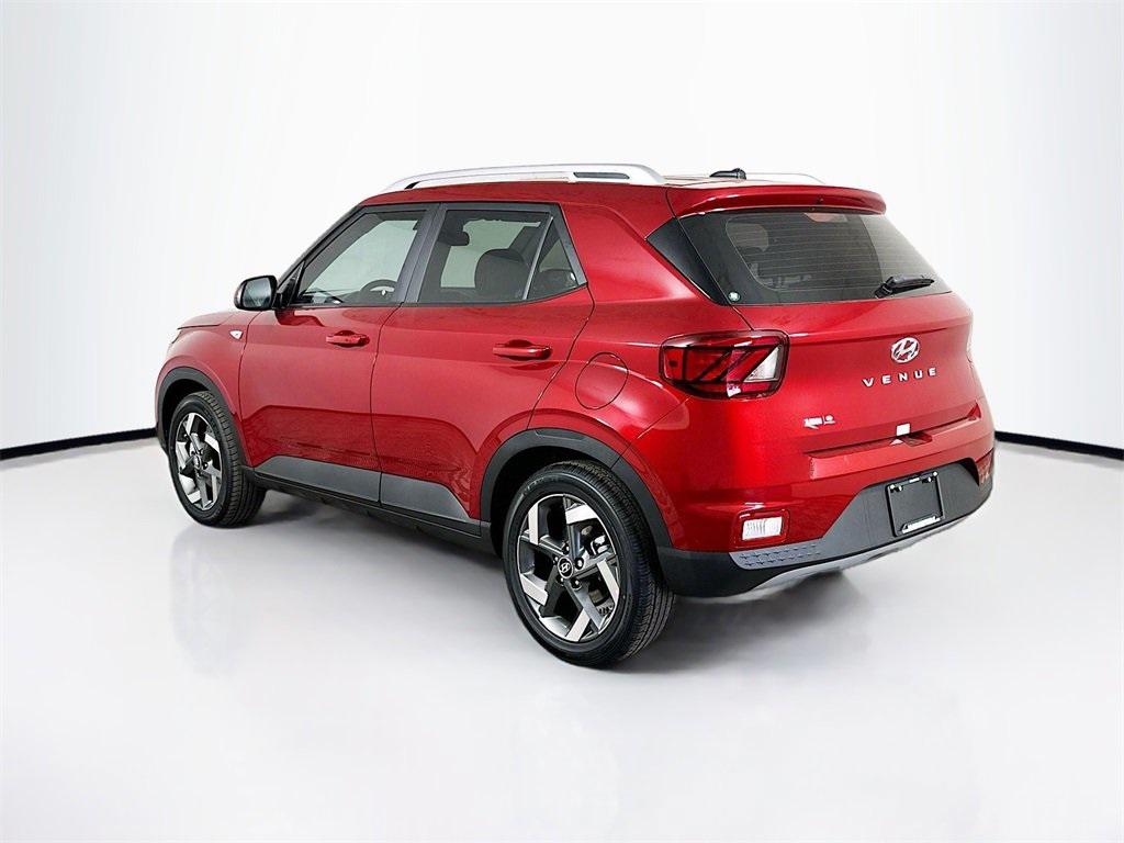 2025 Hyundai Venue Limited photo 4