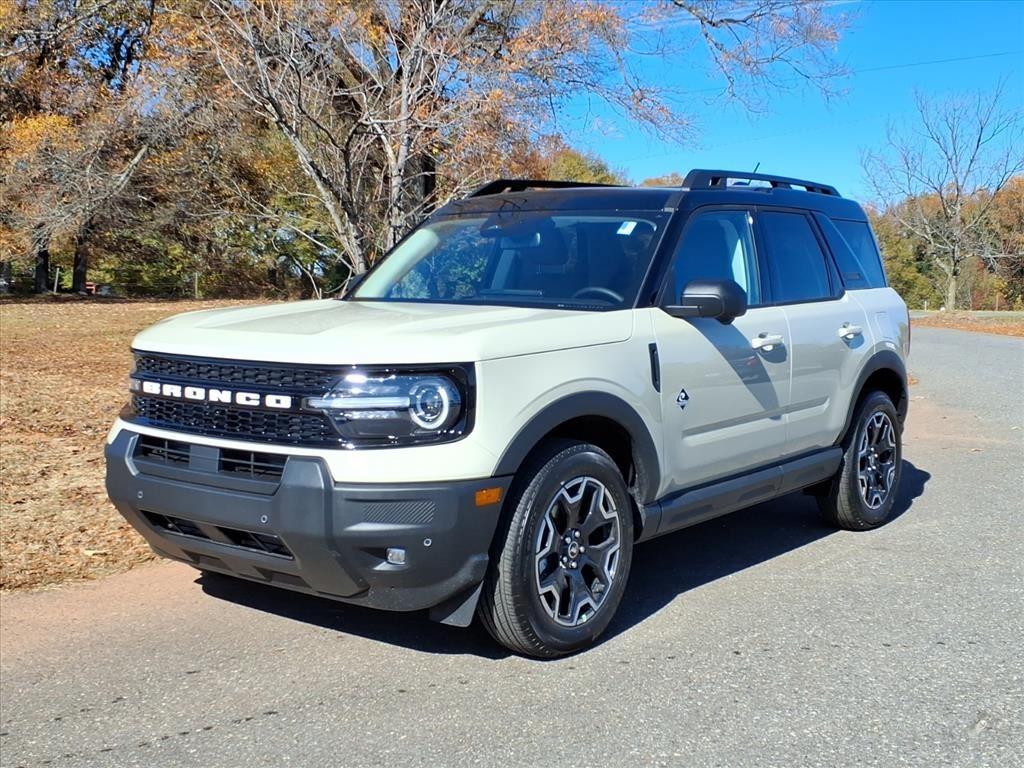 2025 Ford Bronco Sport Outer Banks's photo