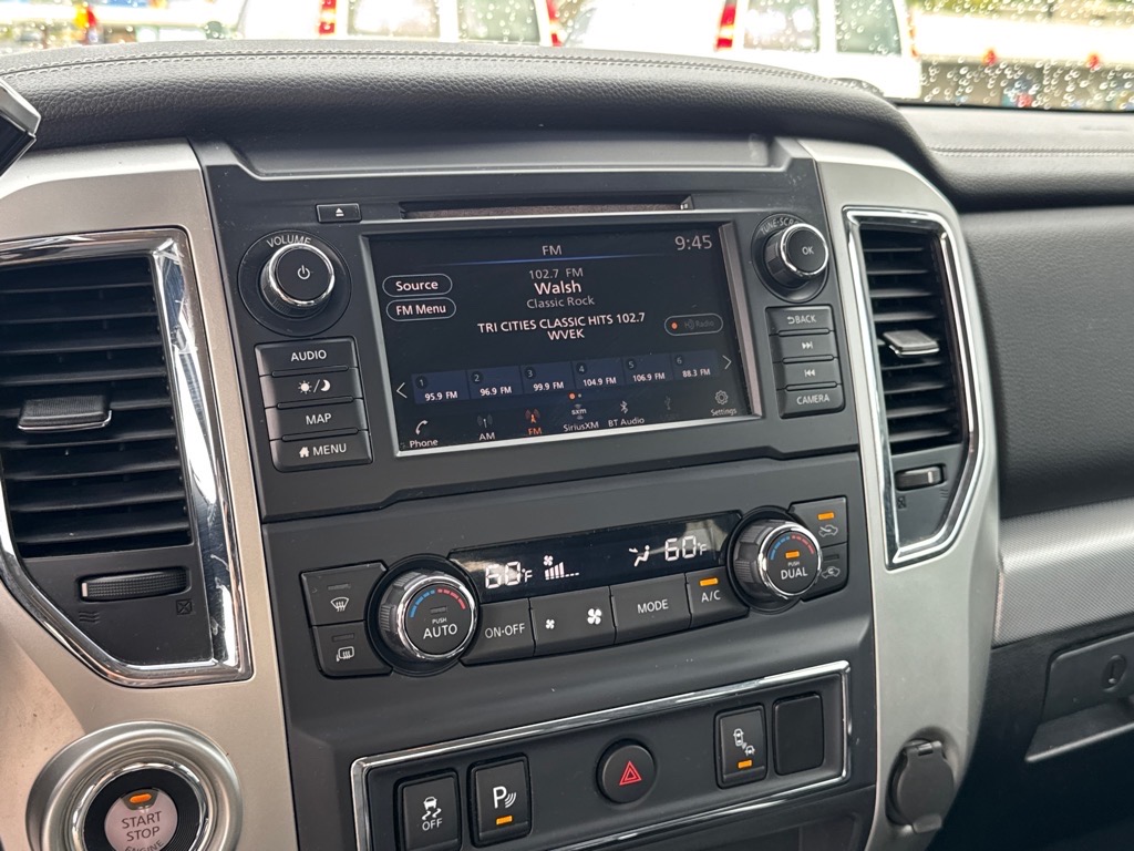 2019 Nissan Titan PRO-4X Crew Cab photo 23