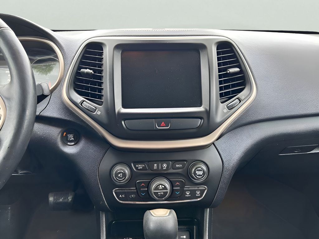 2016 Jeep Cherokee Limited photo 11