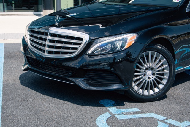 2015 Mercedes Benz C 300 4MATIC photo 2