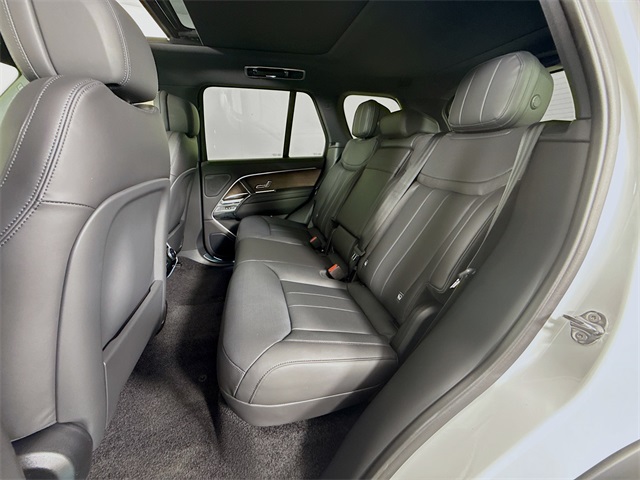 2025 Land Rover Range Rover SE photo 21