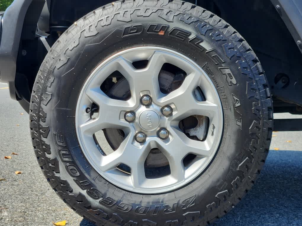 2021 Jeep Wrangler Islander photo 6