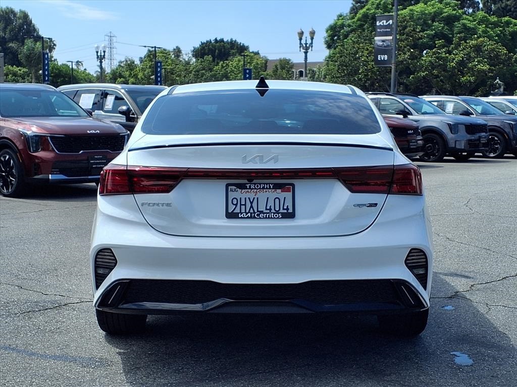 2023 Kia Forte GT-Line photo 4