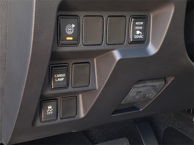 2025 Nissan Frontier Crew Cab PRO-X photo 8