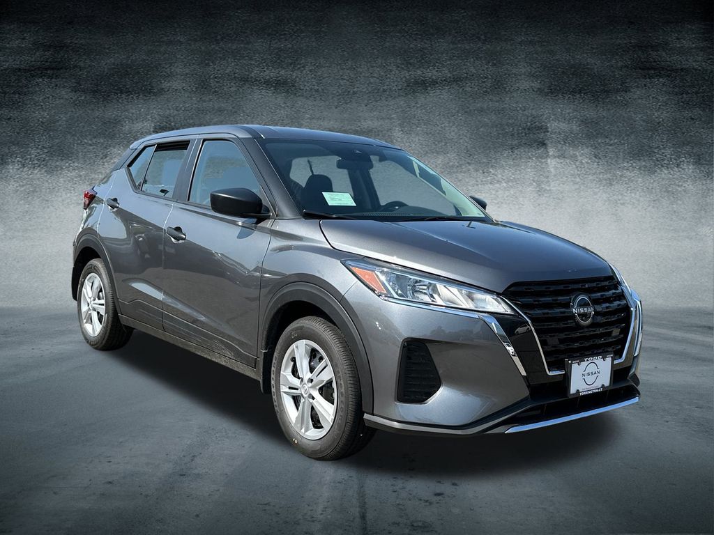2025 Nissan Kicks Play S photo 5