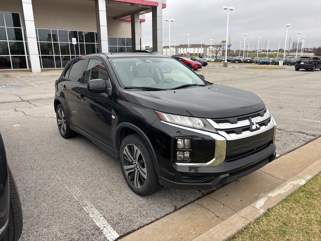 2021 Mitsubishi Outlander Sport ES's photo