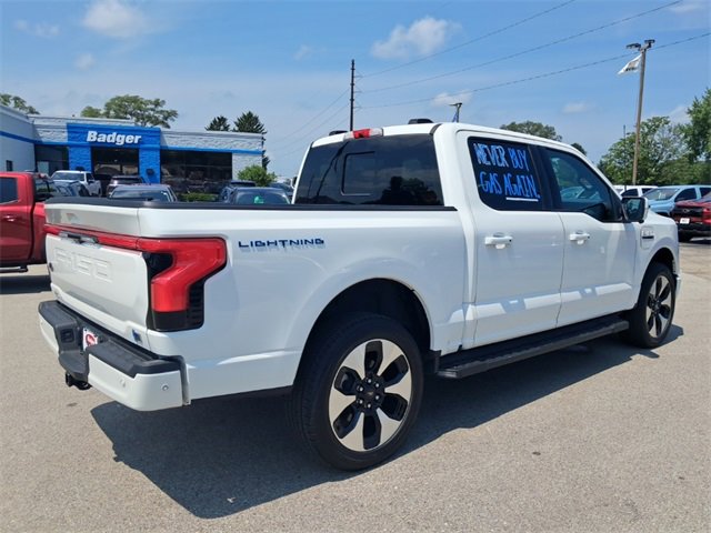 2023 Ford F-150 Lightning photo 3