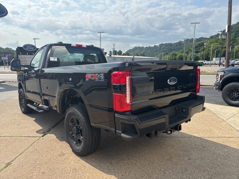 2025 Ford F-350 XL photo 4