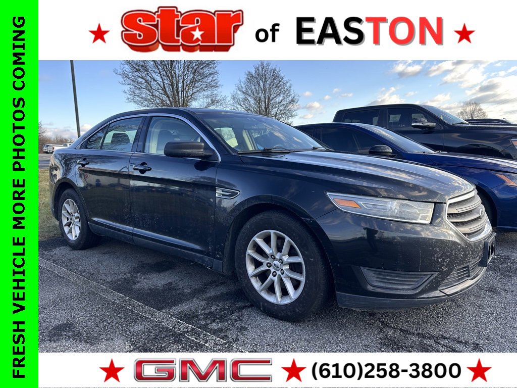 2013 Ford Taurus SE's photo