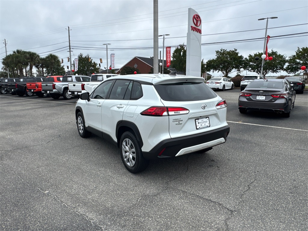 2022 Toyota Corolla Cross L photo 4